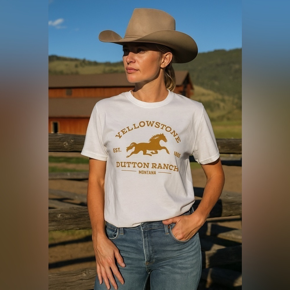 BNWOT Yellowstone Dutton  ranch white oversized T- shirt size Xs